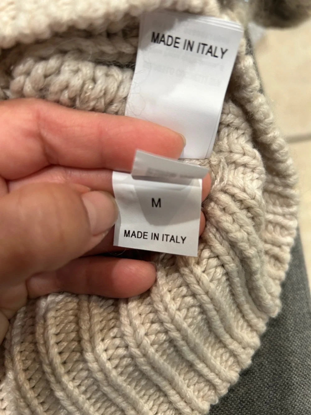 Brunello Cucinelli Cream Cashmere Crewneck Sweater with Metallic Stitching - Picture 5 of 5